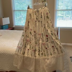 Beautiful full length flower skirt with gorgeous details.